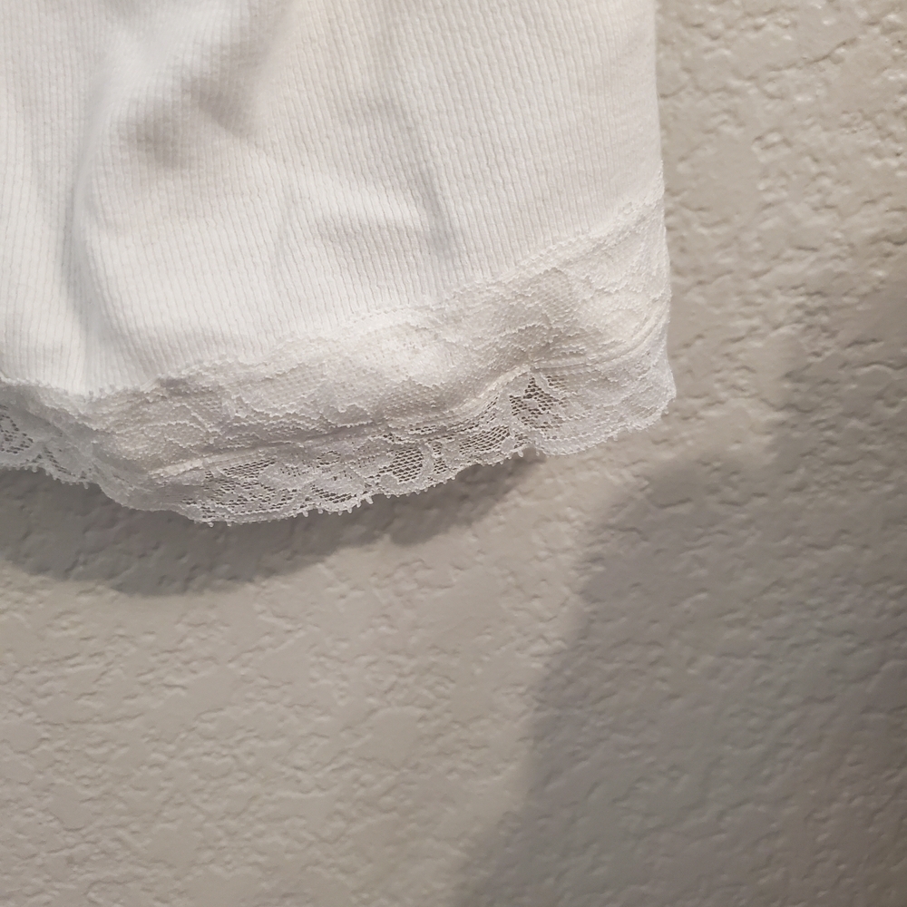 Hollister White Lace Trim Camisole - Picture 13 of 14
